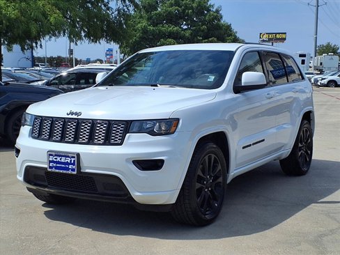 Used 2019 Jeep Grand Cherokee Altitude image 2