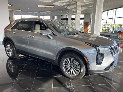 Used 2025 Cadillac XT4 Premium Luxury image 8