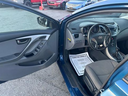 Used 2014 Hyundai Elantra SE image 11
