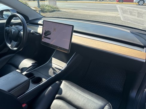 Used 2018 Tesla Model 3 Mid Range image 25