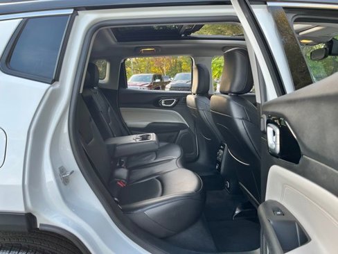 Used 2022 Jeep Compass Limited w/ Sun and Sound Group image 20