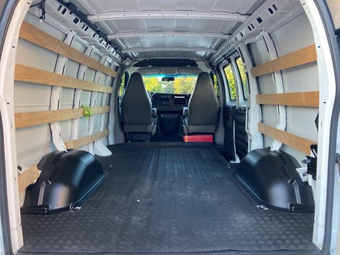 Used 2022 GMC Savana 2500 w/ Driver Convenience Package image 10
