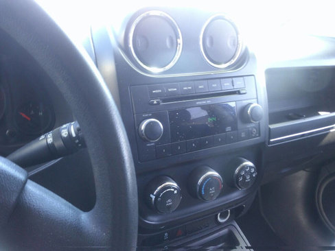 Used 2010 Jeep Compass Sport image 6