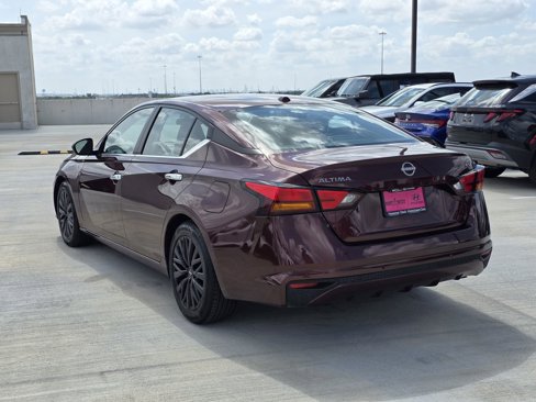 Used 2024 Nissan Altima 2.5 SV image 8