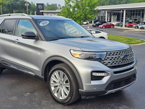 Used 2021 Ford Explorer Limited w/ Equipment Group 301A image 2