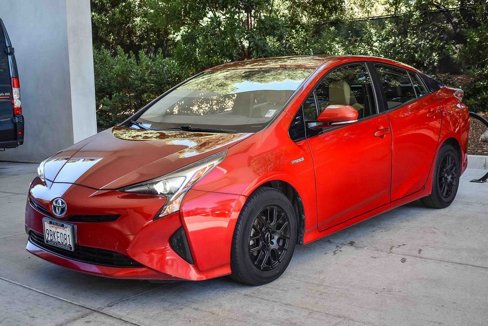Used 2016 Toyota Prius Four image 3