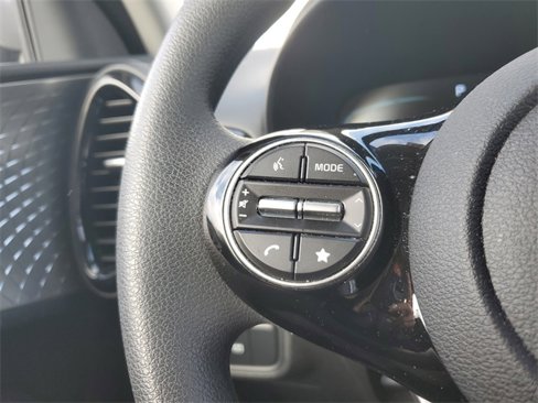 Used 2025 Kia Soul S image 22