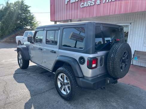 Used 2018 Jeep Wrangler Unlimited Sport image 3