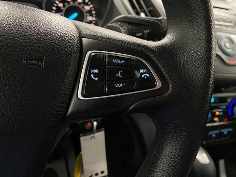 Used 2017 Ford Escape SE w/ SE Cold Weather Package image 17