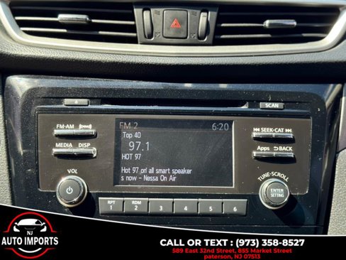 Used 2016 Nissan Rogue SV image 27