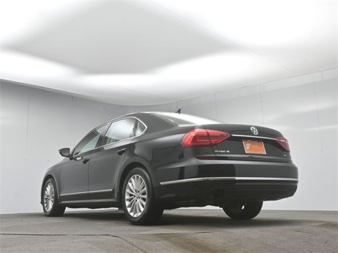 Used 2016 Volkswagen Passat 1.8T SE image 34
