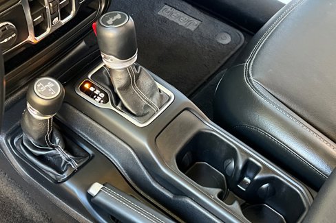 Used 2022 Jeep Wrangler Unlimited Sahara image 22