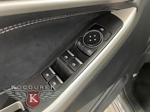 Used 2022 Ford Explorer XLT w/ Equipment Group 202A image 19