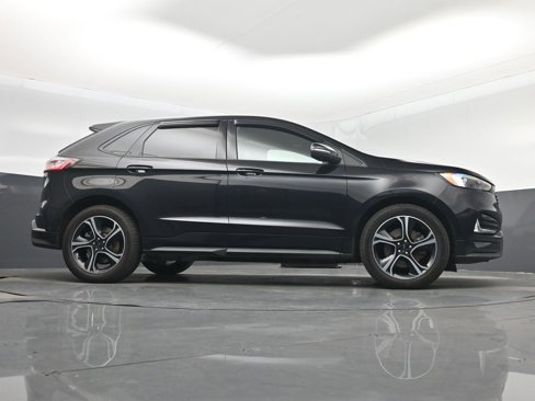 Used 2019 Ford Edge ST w/ Cold Weather Package image 35
