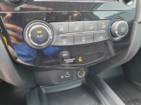 Certified 2020 Nissan Rogue S image 30