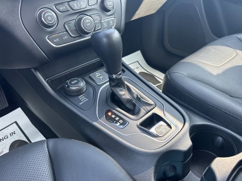 Used 2021 Jeep Cherokee Latitude Lux image 23