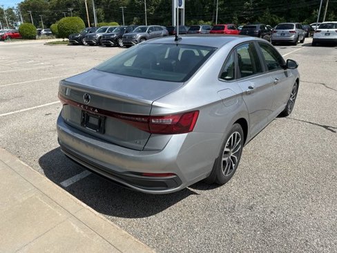 New 2025 Volkswagen Jetta SE image 7