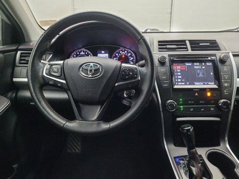 Used 2017 Toyota Camry SE image 22