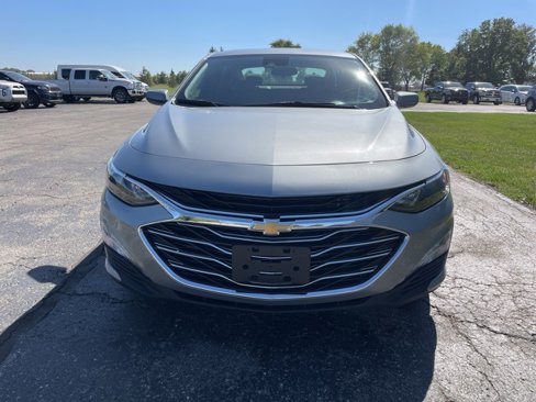 Used 2024 Chevrolet Malibu LT image 2