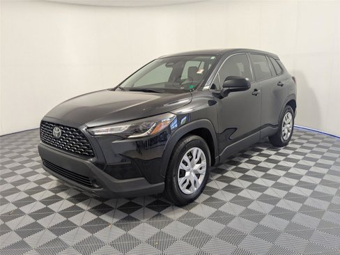 Certified 2023 Toyota Corolla Cross L image 2