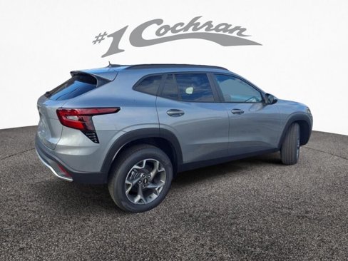 New 2025 Chevrolet Trax LT w/ LT Convenience Package image 3
