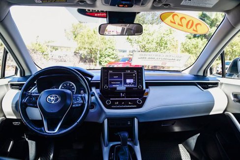 Certified 2022 Toyota Corolla Cross LE image 15