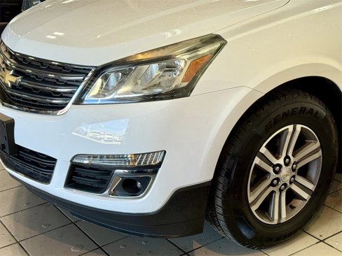 Used 2017 Chevrolet Traverse LT image 14