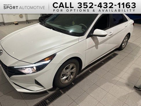 Used 2022 Hyundai Elantra SE w/ Preferred Accessory Package image 1