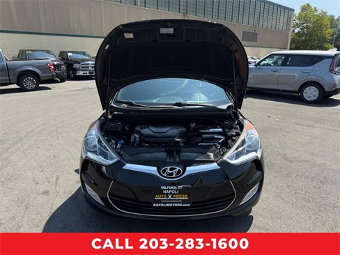 Used 2017 Hyundai Veloster Value Edition image 26