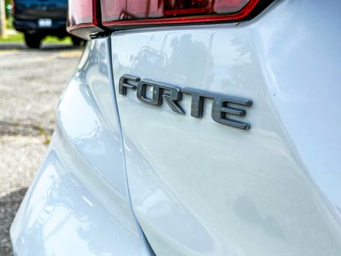 Used 2024 Kia Forte LXS image 9