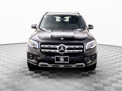 Used 2023 Mercedes-Benz GLB 250 4MATIC w/ Premium Package image 9