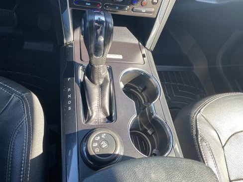 Used 2018 Ford Explorer Limited w/ Ford Safe & Smart Package image 16