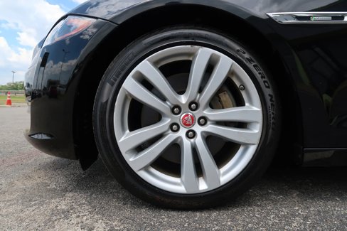 Used 2017 Jaguar XJ R-Sport image 54