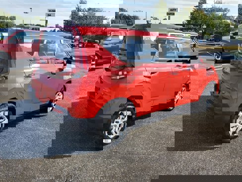 Used 2022 Kia Soul LX image 4