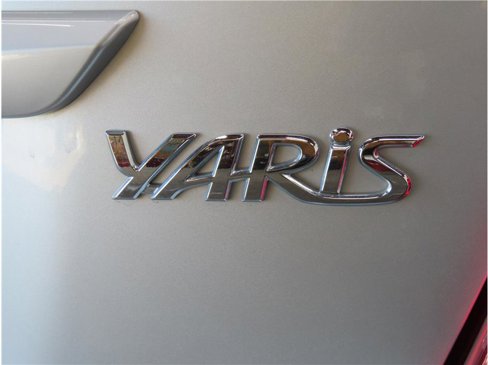 Used 2015 Toyota Yaris L image 21