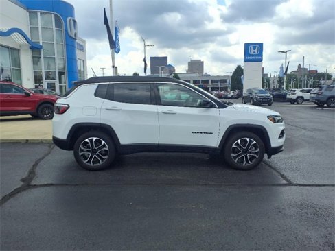 Used 2023 Jeep Compass Limited image 2