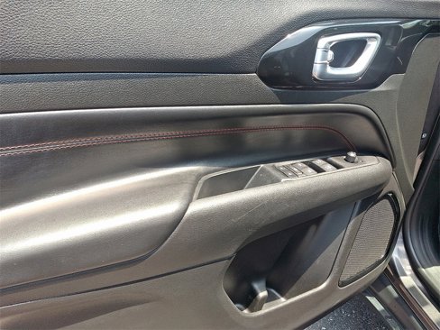 Used 2022 Jeep Compass Trailhawk image 12