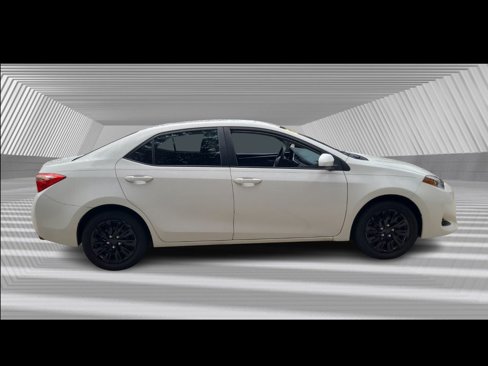 Used 2019 Toyota Corolla L image 3