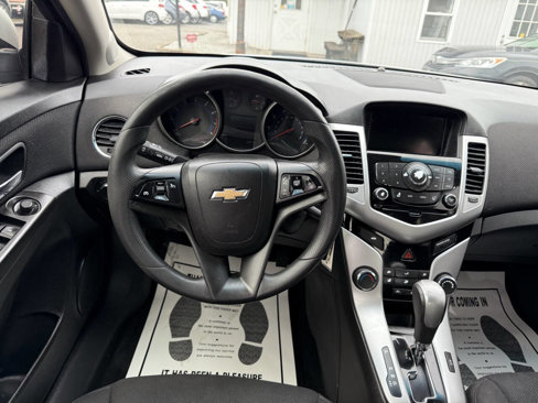 Used 2016 Chevrolet Cruze LT image 12