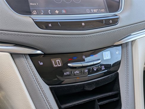 Used 2020 Cadillac XT5 Premium Luxury w/ LPO, Floor Liner Package image 23