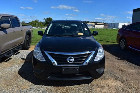 Used 2019 Nissan Versa S image 2
