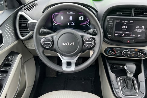 Used 2023 Kia Soul LX image 11