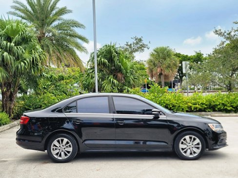 Used 2015 Volkswagen Jetta Sport image 4