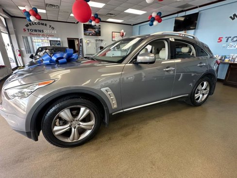 Used 2009 INFINITI FX35 AWD w/ Technology Pkg image 7