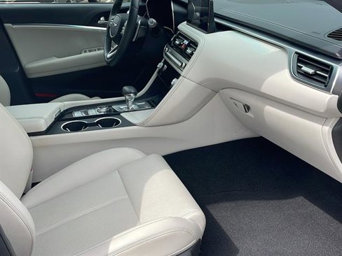 Used 2025 Genesis G70 2.5T image 31
