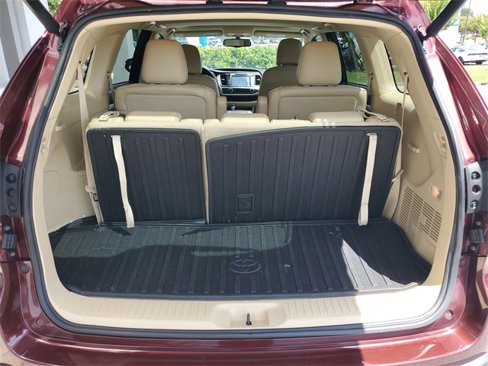 Used 2016 Toyota Highlander XLE image 10