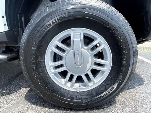 Used 2008 HUMMER H3 image 3