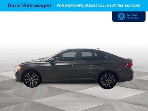 Certified 2022 Volkswagen Jetta Sport image 5