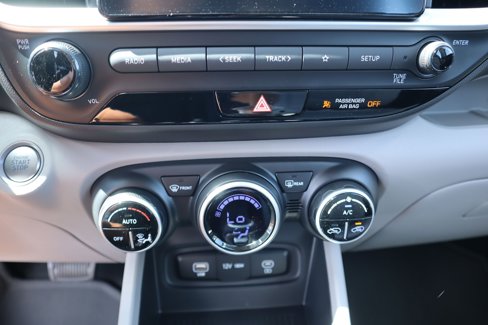 New 2025 Hyundai Venue SEL image 14