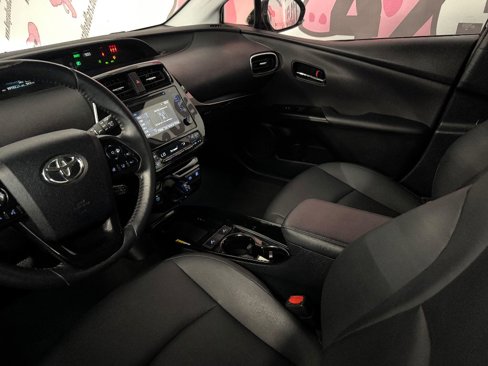 Used 2019 Toyota Prius XLE image 14